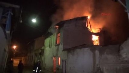 Konya İki Katlı Kerpiç Ev Alev Alev Yandı