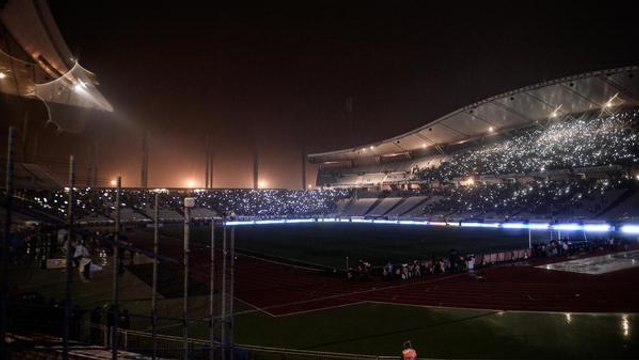 Besiktas-Tottenham: Le magnifique show des supporters turcs lors d'une panne d'électricité