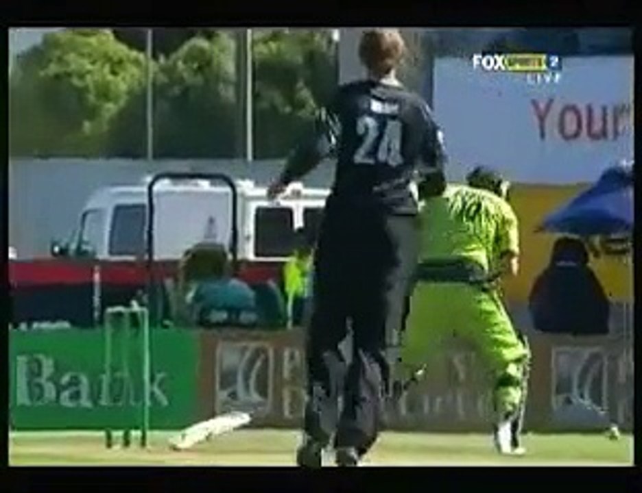Shahid Afridi 65 Runs of 25 B  Pakistan VS New Zealand  29 01 2011  3rd ODI