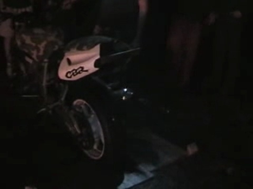 Rupture CBR de Ouf WeeDaX (moto)