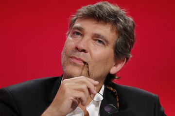 Montebourg critique le gouvernement pendant un concours d'éloquence