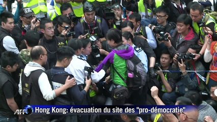Hong Kong: évacuation du site des "pro-démocratie"
