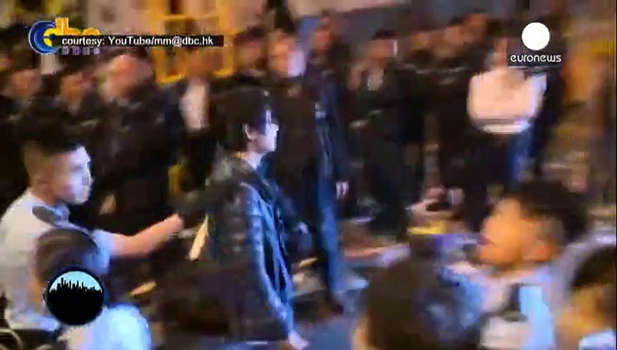 Hong Kong: fine della ''Rivoluzione degli Ombrelli''.''Torneremo'', dice il leader