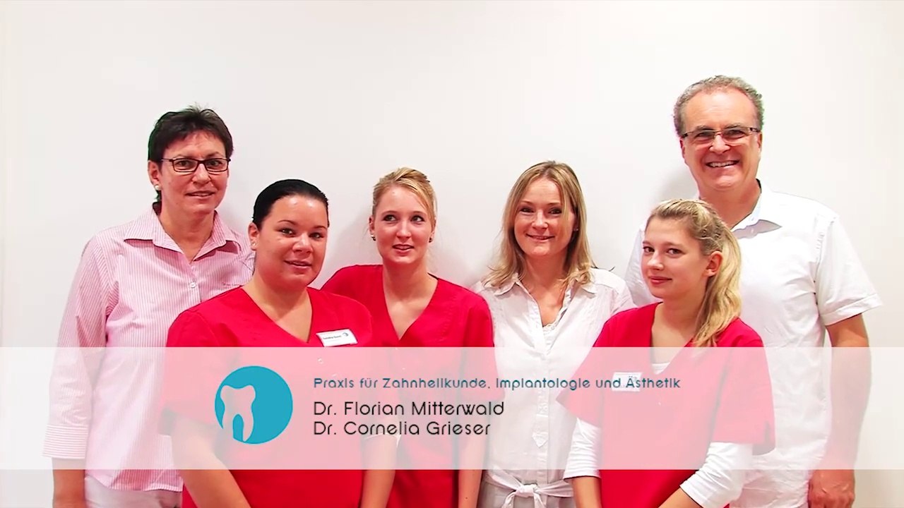 Zahnprothese Neusäß - Ihr Zahnarztteam für Zahnprothese in der Region Neusäß. Das Team in der Praxis Dr. Mitterwald freut sich auf Ihren Besuch. - www.zahnimplantate-augsburg.de