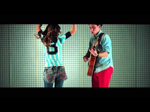 Χρήστος Π. - Όλο μου λείπεις | Xristos P. - Olo mou leipeis - Official Video Clip