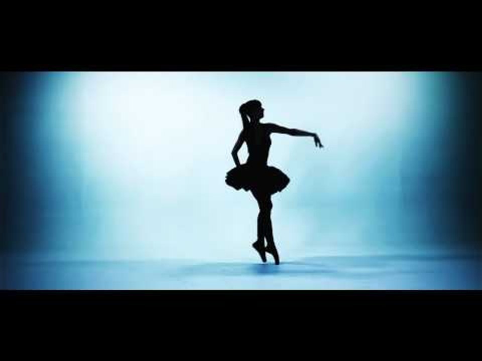 Μιχάλης Χατζηγιάννης - Τρεις Ζωές | Mixalis Xatzigiannis - Treis zwes - Official Video Clip