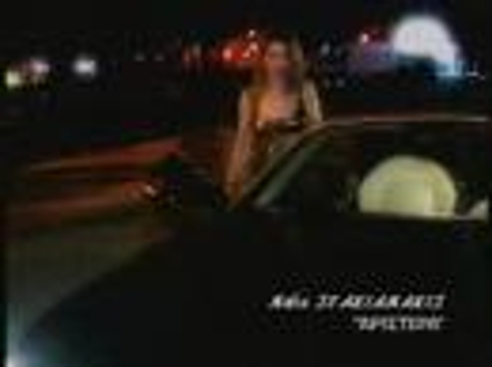 Νότης Σφακιανάκης - Αριστερά | Notis Sfakianakis - Aristera - Official Video Clip