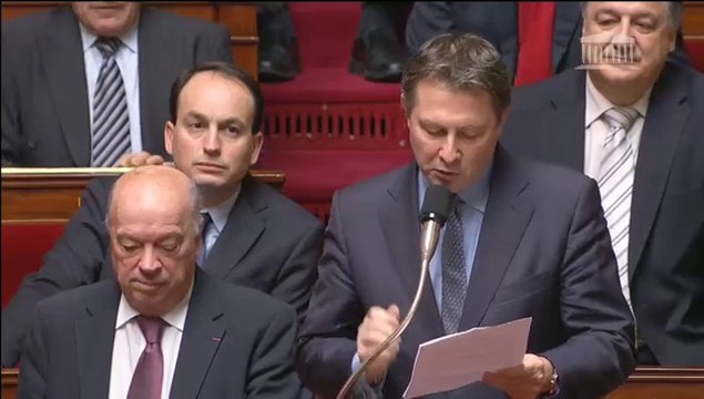 Sébastien Huyghe défend les professions juridiques