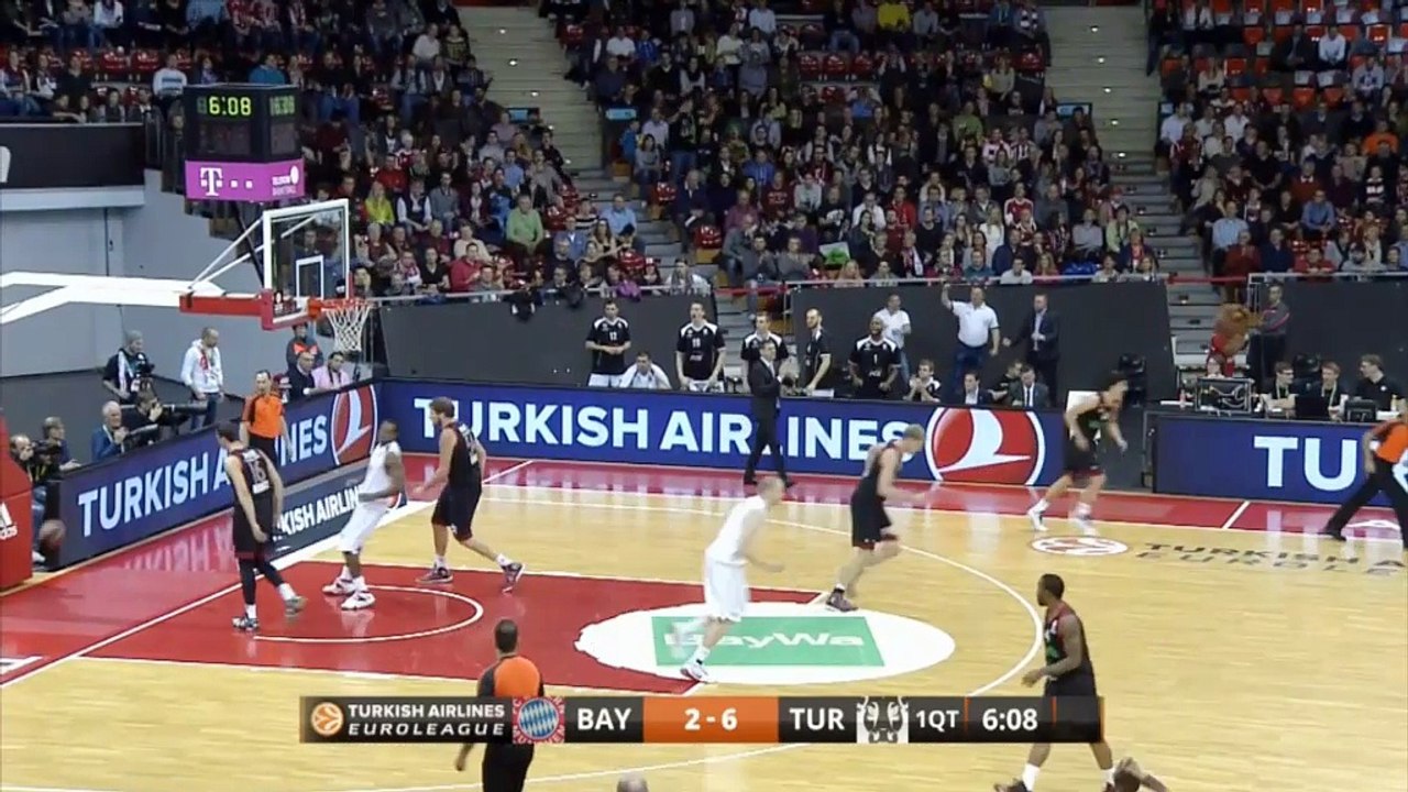 31 Punkte! Savanovic-Gala bei FCB-Heimsieg