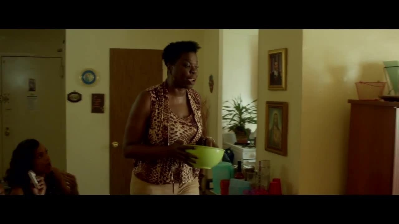 Top Five  - Clip Opening Walk (English) HD