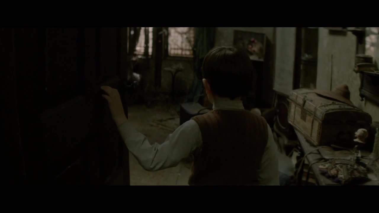 Woman in Black 2 - Clip Red String (English) HD