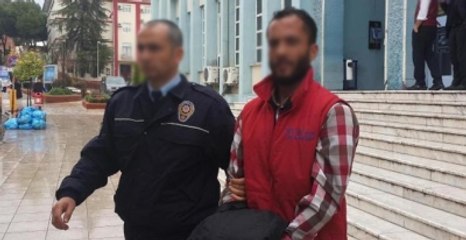 Öfkeli Koca, Başka Erkekle Konuşan Eşini Bıçakladı