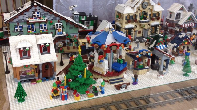 Vendredi, 18 h 11. Le Père Noël arrive à Lamballe