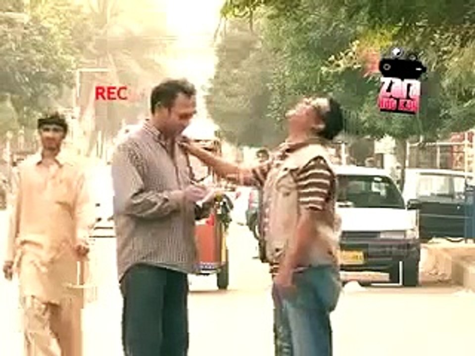 Zara Hut Kay Blind Pakistani New Funny Clips