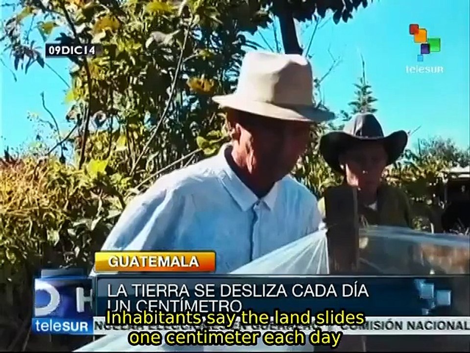 A land rift in Guatemala threatens the lives of dozens of families