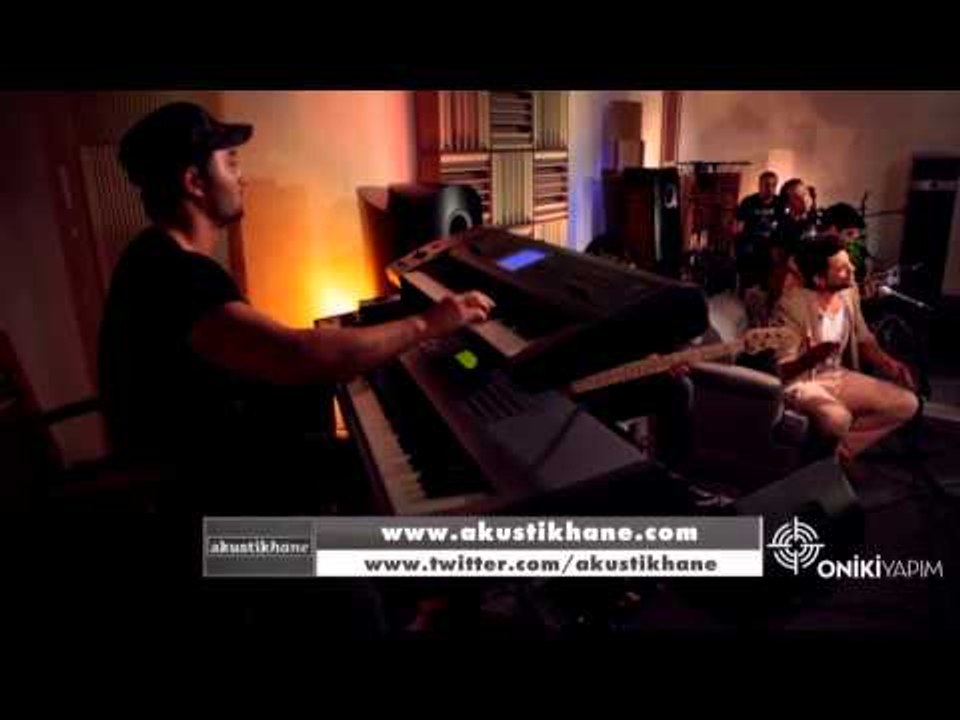 Emre Altuğ - Ben Daha Büyüyorum (Akustikhane)