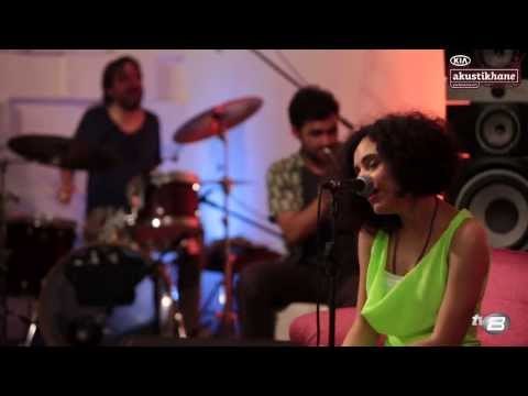 Yasemin Mori - Deli Bando (Akustikhane)