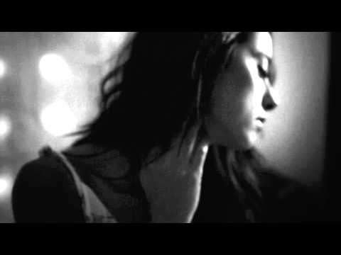 Halil Sezai - Bir Rüzgar Esti (Lyric Video)