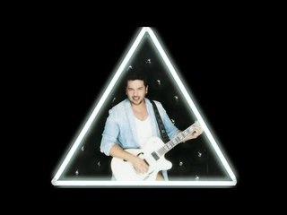 Emre Altuğ - Resimdeki Gözyaşları (Official Video)