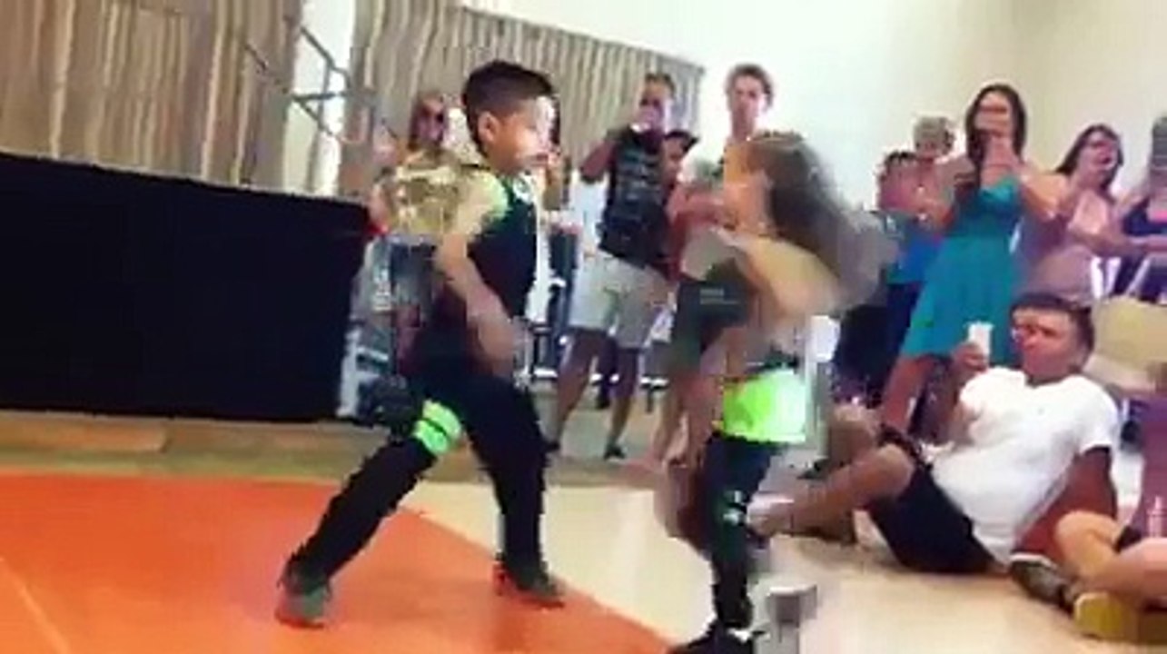 nice dance dekho babys da