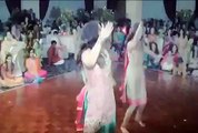 Girls Marriage Hall Dance On Muje Sajin Ke Ghar Jana Hai