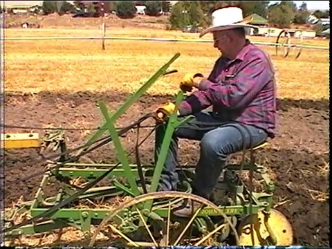 Dufur Threshing Bee (Short Version) Antique Tractors