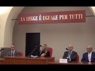 Download Video: Aversa (CE) - Studenti al Tribunale per Giornata della Giustizia (12.12.14)