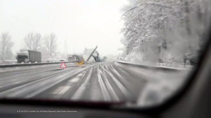 Star Wars : Tie Fighter crash on a  road