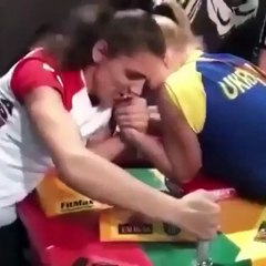 WTF Un bras de fer. J immagine pas la trace de pneu