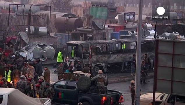 Afganistan'da Taliban mayın temizleme işçilerine ve NATO konvoyuna saldırdı