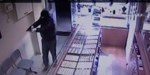 Talihsiz soygunculara meydan dayağı