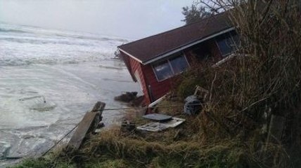 Ev, Sahibinin Gözleri Önünde Sulara Gömüldü