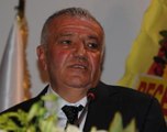 Kayserispor'da Yapılan Olağanüstü Genel Kurulda Recep Mamur Gıyabında Tekrar Başkanlığa Seçildi.