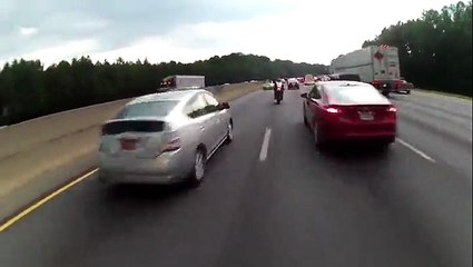 Recording your friend in a race with the bike his own accident