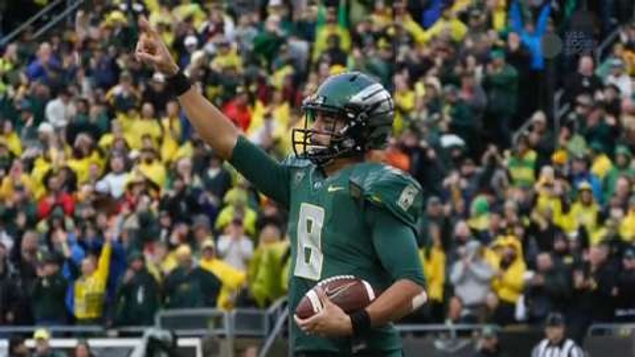 Marcus Mariota wins the Heisman Trophy