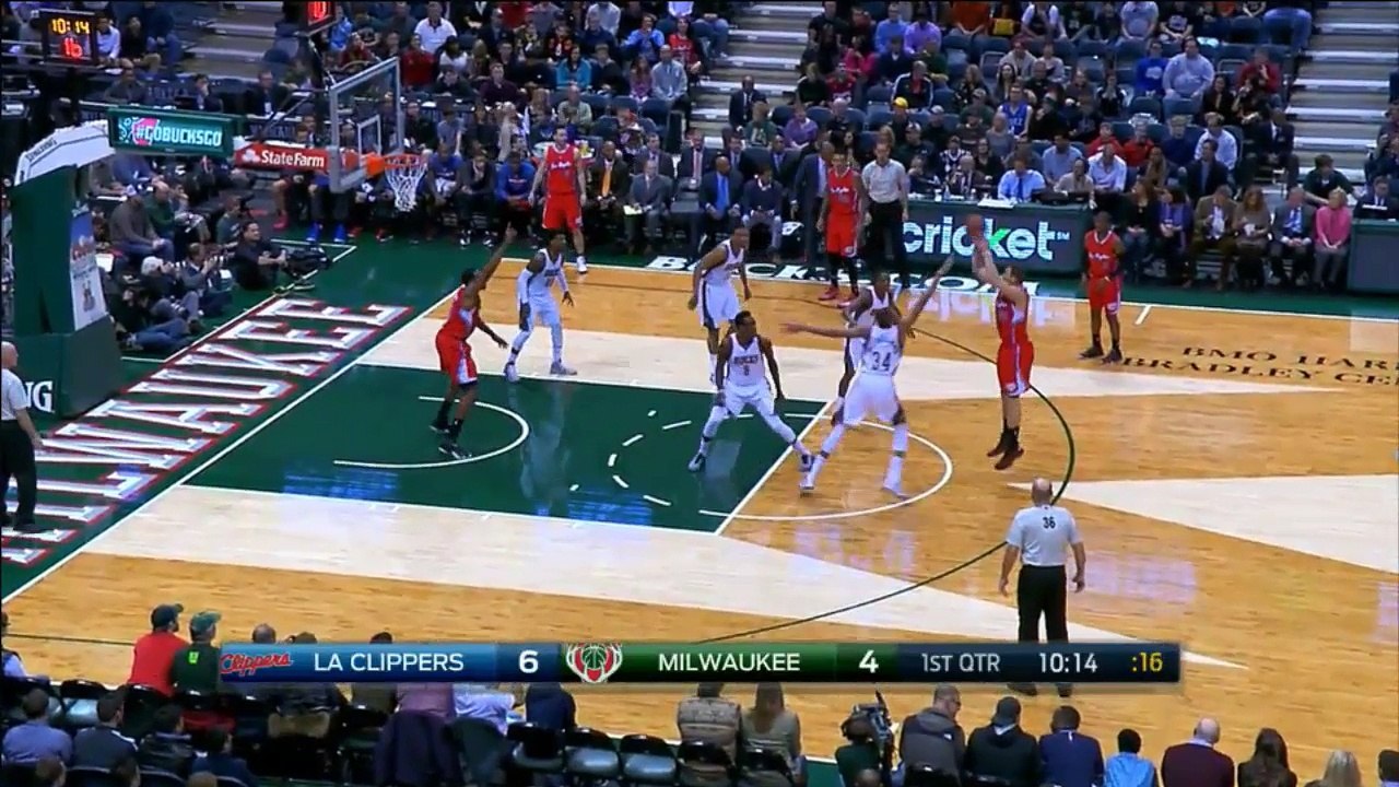 Blake Griffin sert DeAndre Jordan pour le alley-oop renversé