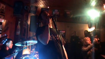 Abbygail en concert a l oxford café