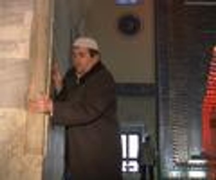 Depremin etkisi teraziyle ölçülüyor.