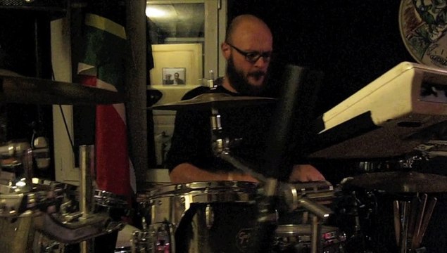 Maignelay-Montigny: le batteur Rémi Douay vit au rythme de l'électro-pop