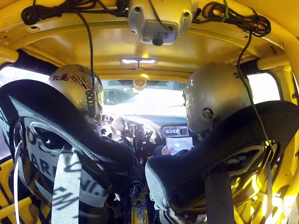 rallye de balagne 2014 es 2 . grosse sortie de route sur un droite en 4