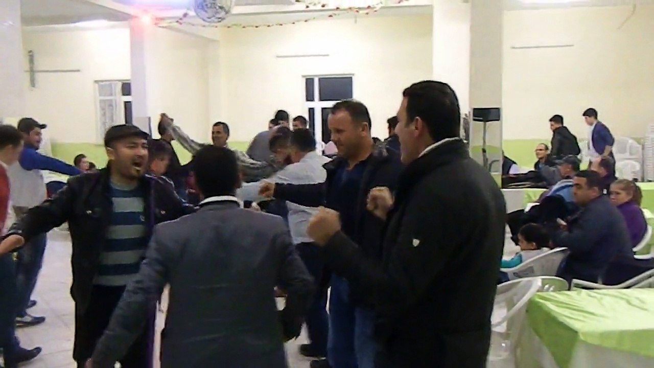 tiske dügün salonu ,,,yıkılıyo