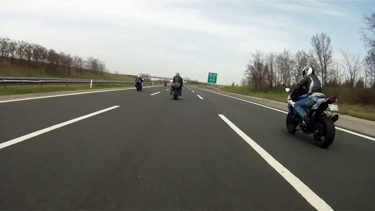 Kawasaki ZX10R - Suzuki K8 - Yamaha R1 - Araba Tutkum