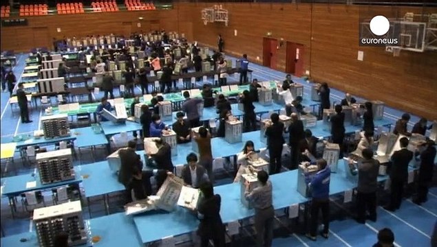 Abe logra un masivo respaldo de los japoneses para mantener su agenda económica