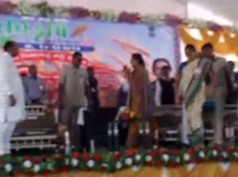 Anandiben Patel distributes Rs 90 lakhs to farmers of Botad in Krushi Mahotsav