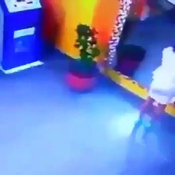 Les filles qui mettent des talons et savent pas marché !