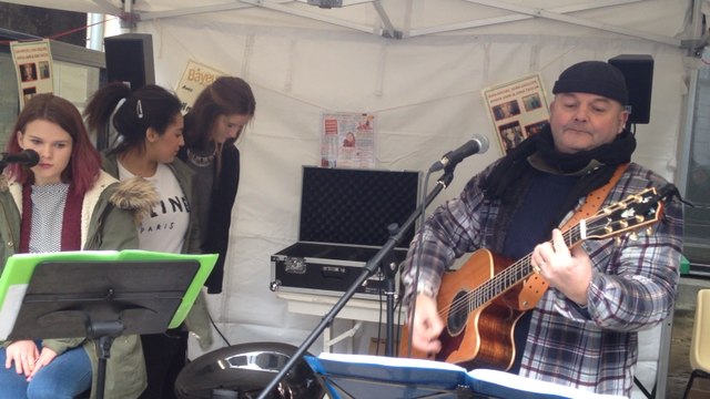 Les musiciens mettent l'ambiance dans le centre-ville