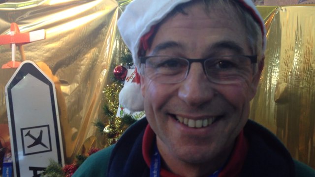 Le Père Noël atterrit à l'aéroport d'Angers