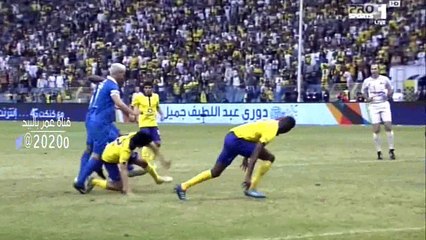 ركبة الغامدي الخلفية ( تضرب قدم الشمراني / يسقط وتتألم قدمه و يطلب بلنتي ) الدقيقة 85:55