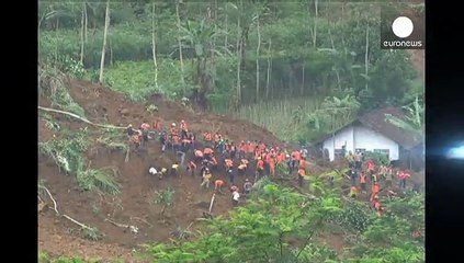 Indonesia: continuano i soccorsi a Giava dopo la frana