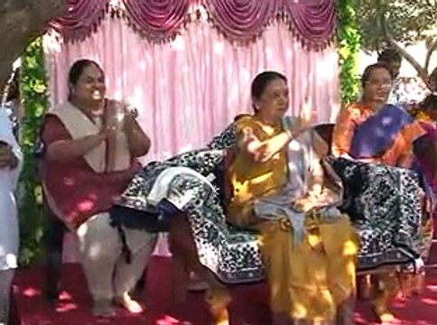 Anandiben Patel visits Swaminarayan Temple at Botad Gadhada